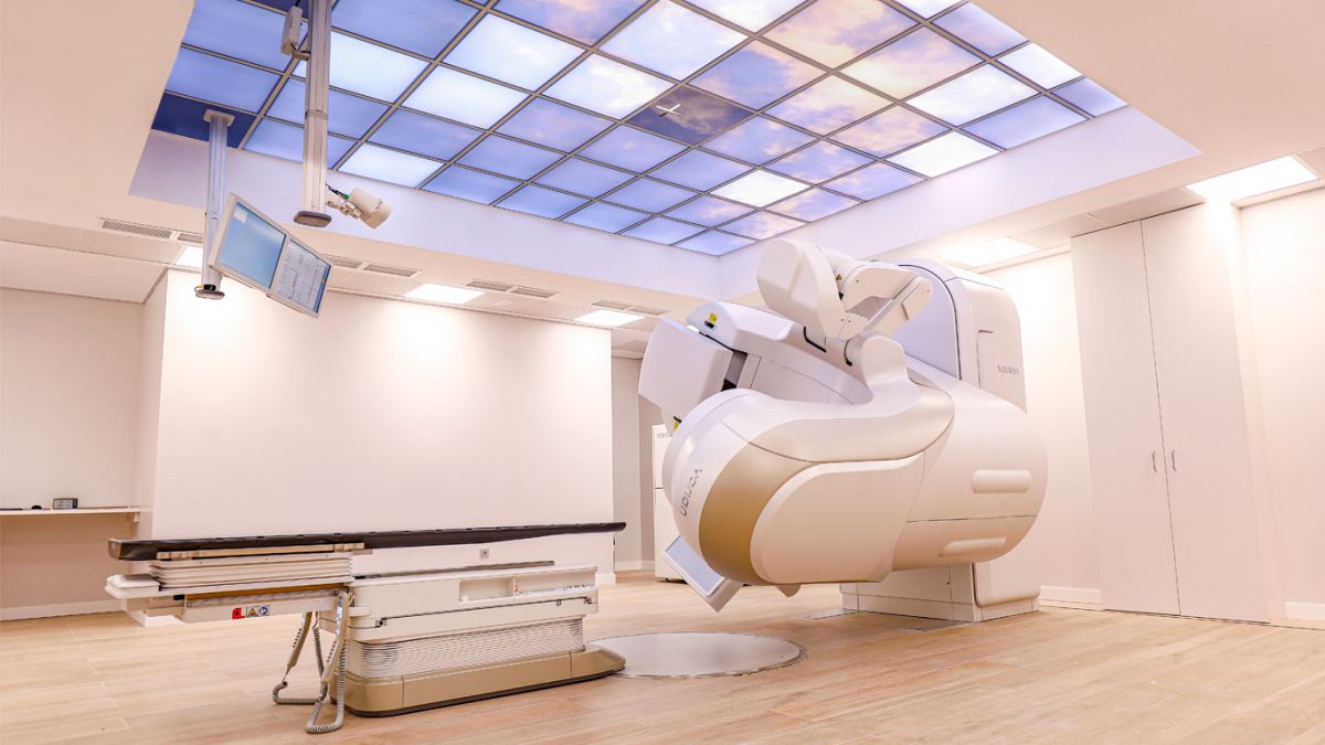 En-funcionamiento-la-Unidad-de-Radioterapia-de-Clinica-Ponferrada-1200x675.jpg