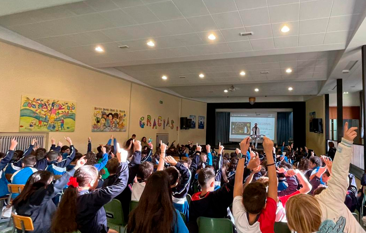 Un-millar-de-escolares-participan-en-los-talleres-nutricionales-organizados-desde-Clinica-Ponferrada-1200x765.png